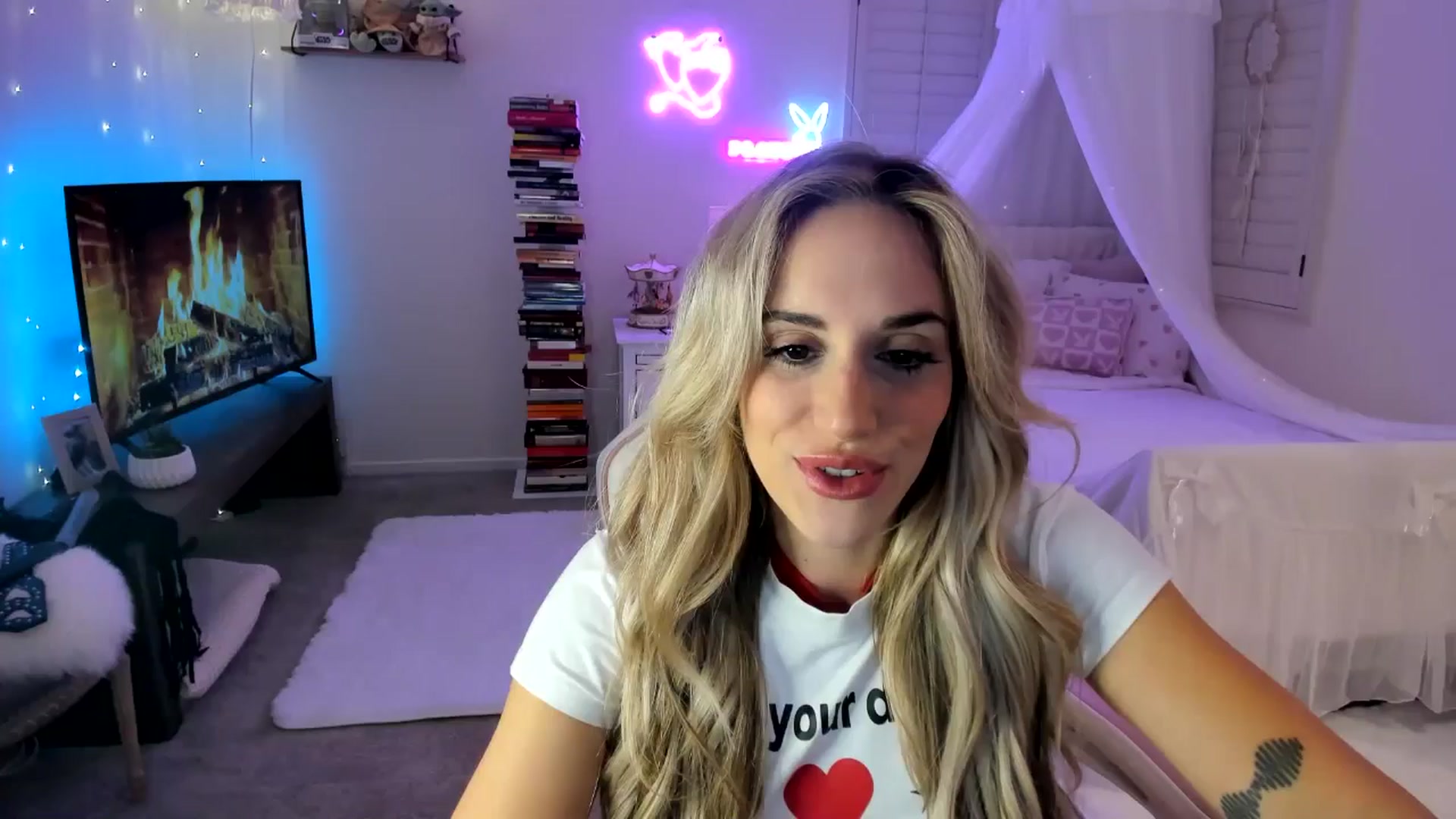 Gallery image thumbnail from LillieQ's myfreecams stream on, 04/30/2025, 06:31 image 1 of 20