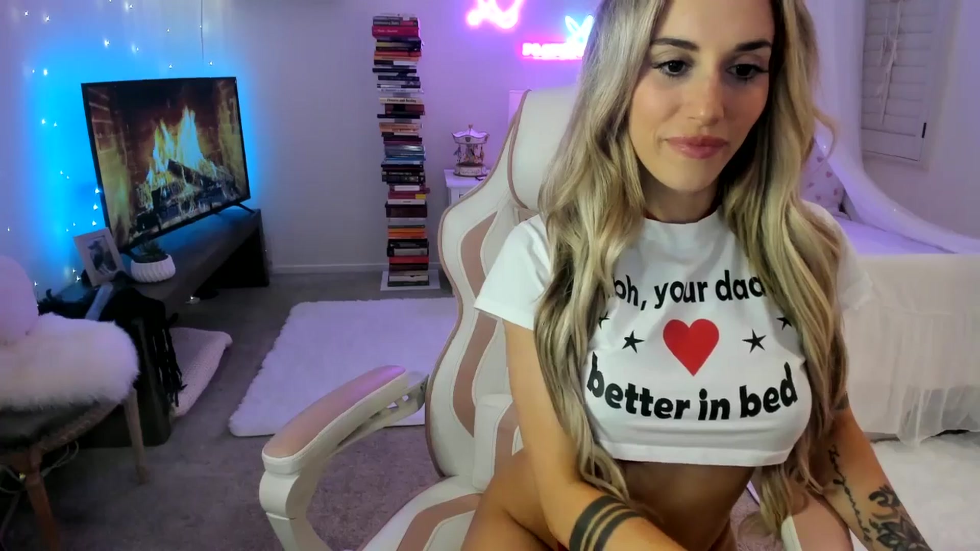 Gallery image thumbnail from LillieQ's myfreecams stream on, 04/30/2025, 07:16 image 11 of 20