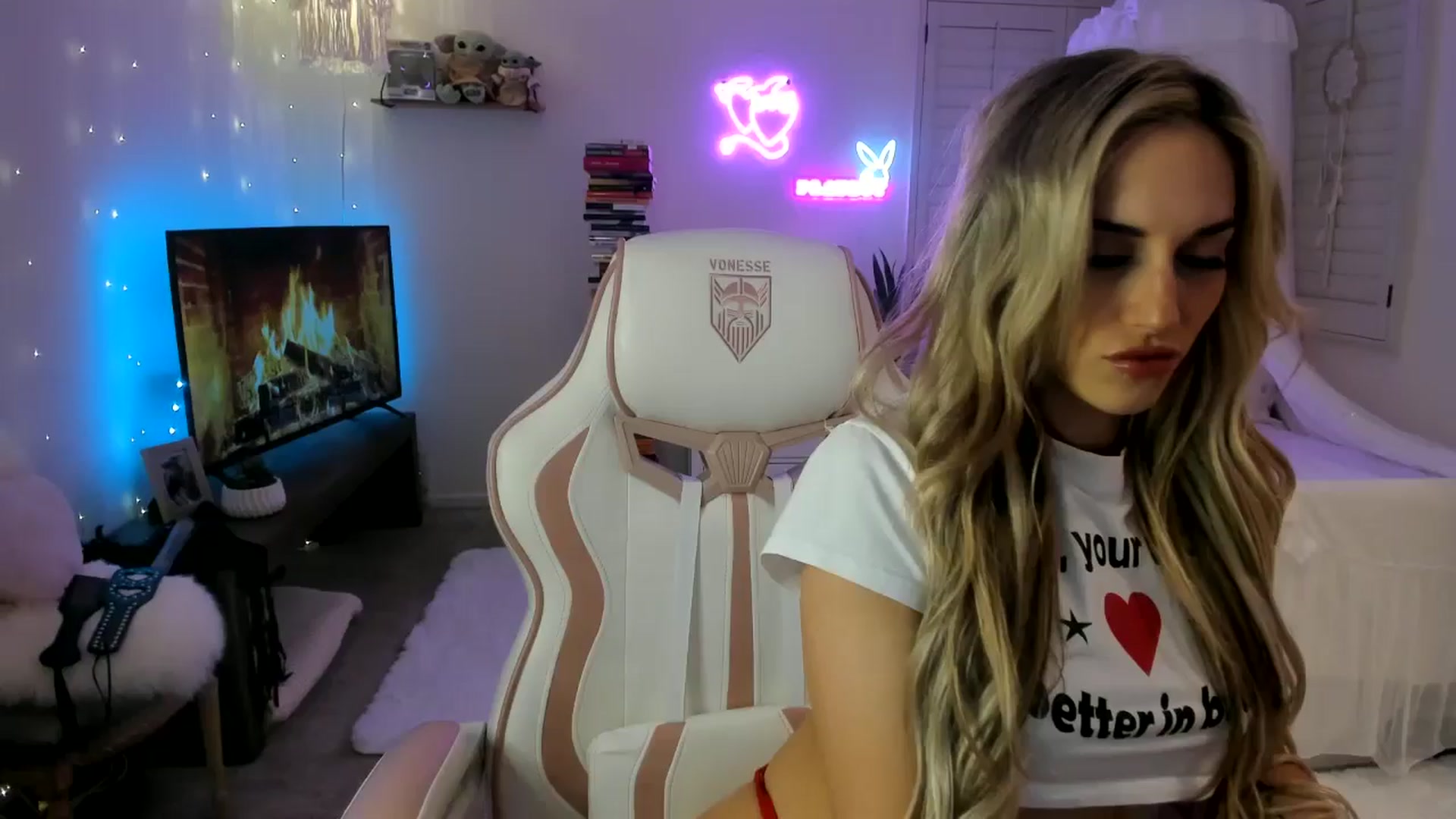 Gallery image thumbnail from LillieQ's myfreecams stream on, 04/30/2025, 14:01 image 1 of 20