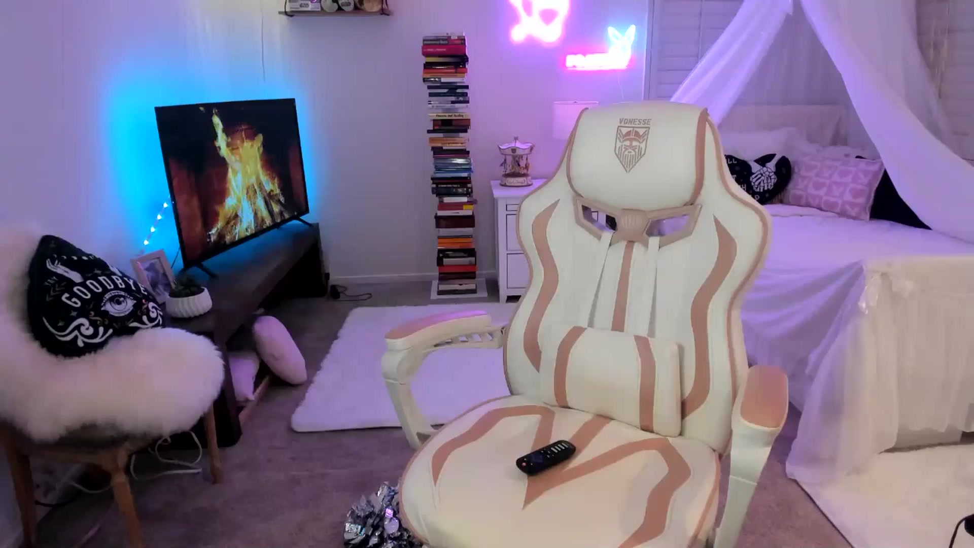 Gallery image thumbnail from LillieQ's myfreecams stream on, 05/06/2025, 11:38 image 13 of 20