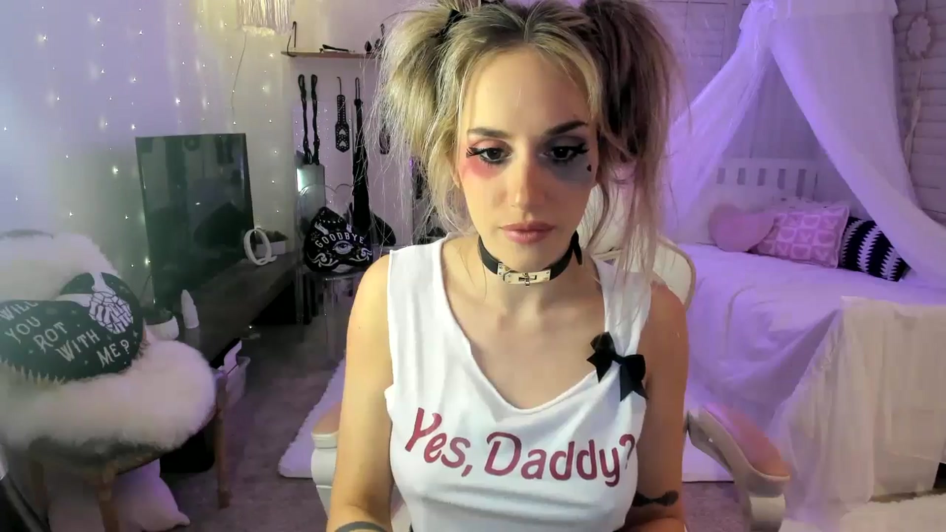 Gallery image thumbnail from LillieQ's myfreecams stream on, 05/17/2025, 07:05 image 9 of 20
