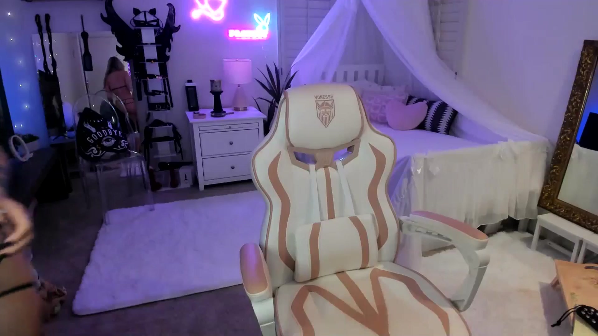 Gallery image thumbnail from LillieQ's myfreecams stream on, 05/24/2025, 11:07 image 18 of 20