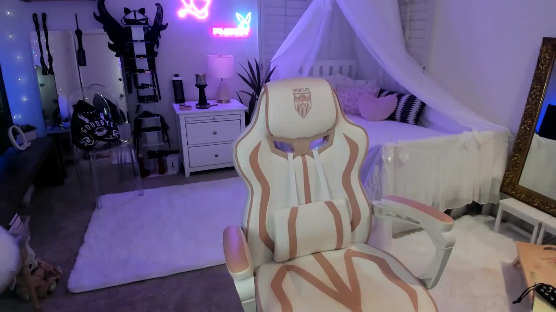 Gallery image thumbnail from LillieQ's myfreecams stream on, 05/24/2025, 11:07 image 20 of 20