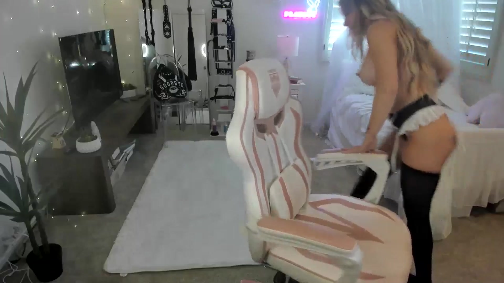Gallery image thumbnail from LillieQ's myfreecams stream on, 06/02/2025, 17:58 image 16 of 20