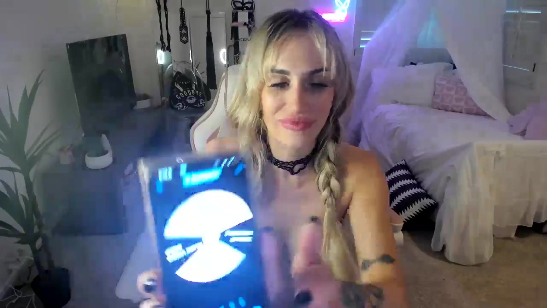 Gallery image thumbnail from LillieQ's myfreecams stream on, 06/02/2025, 23:20 image 17 of 20