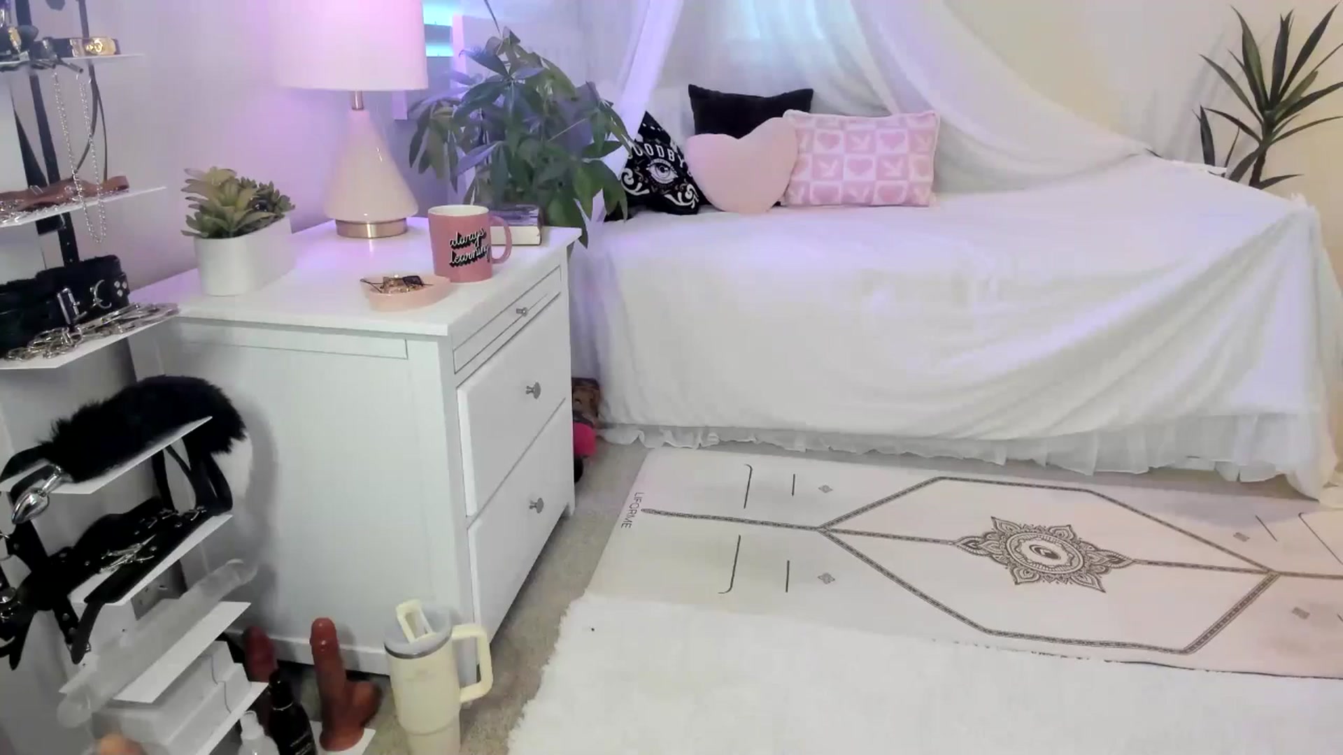 Gallery image thumbnail from LillieQ's myfreecams stream on, 06/05/2025, 13:46 image 20 of 20