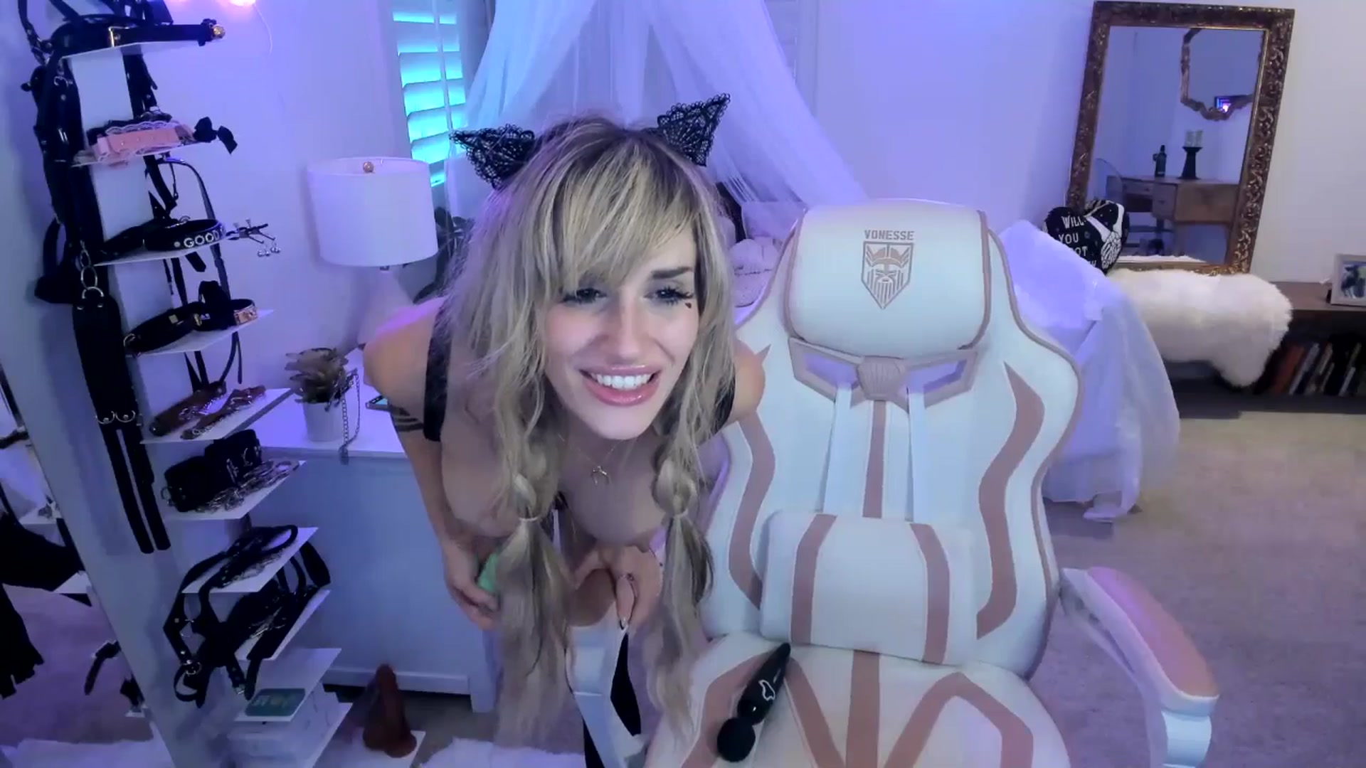 Gallery image thumbnail from LillieQ's myfreecams stream on, 06/06/2025, 15:20 image 12 of 20