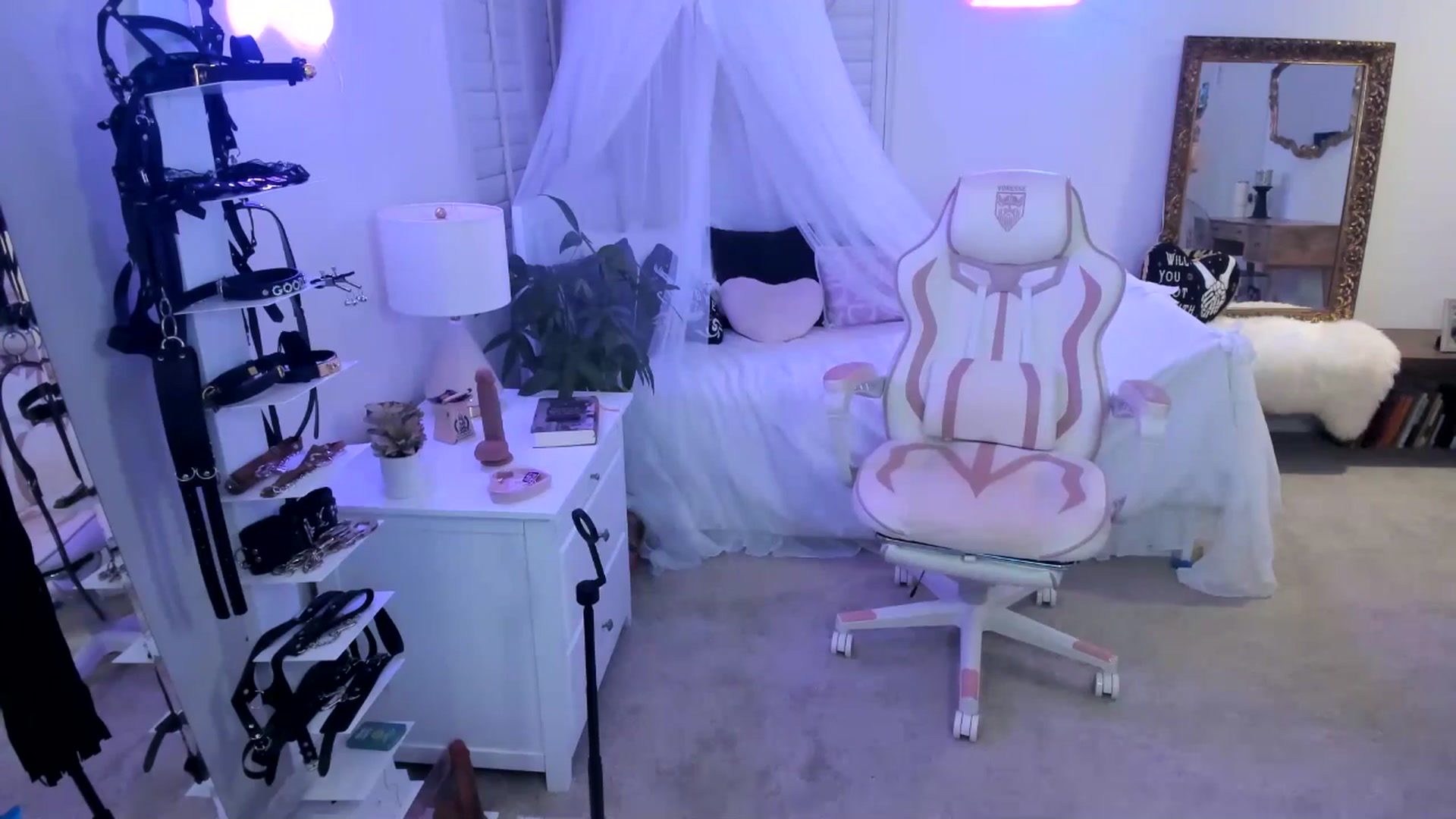 Gallery image thumbnail from LillieQ's myfreecams stream on, 06/07/2025, 08:28 image 18 of 20