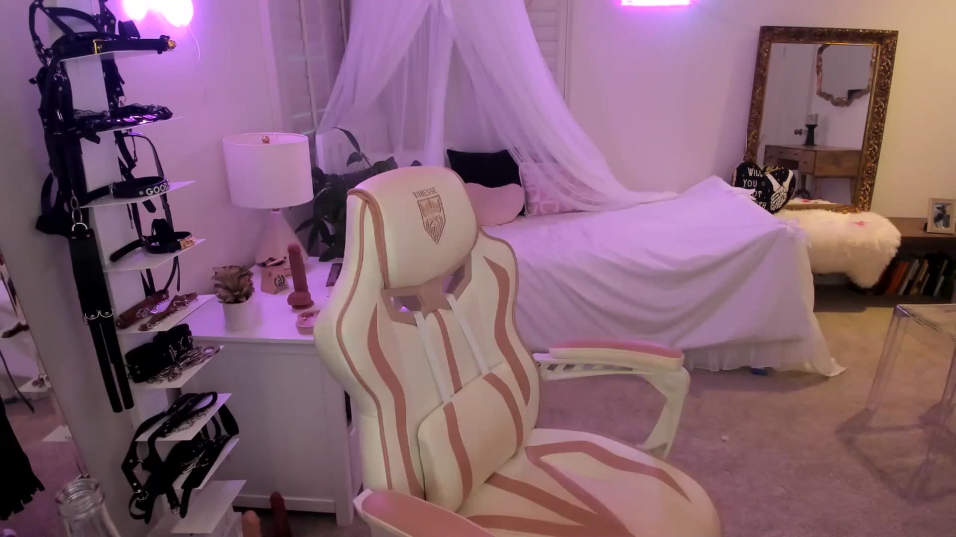 Gallery image thumbnail from LillieQ's myfreecams stream on, 06/07/2025, 14:41 image 2 of 20