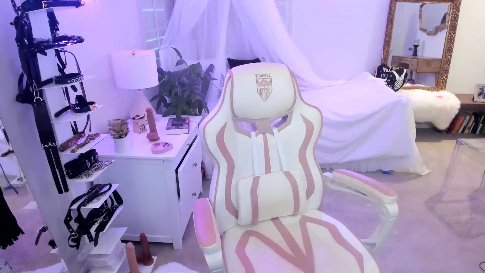 Gallery image thumbnail from LillieQ's myfreecams stream on, 06/07/2025, 14:41 image 8 of 20