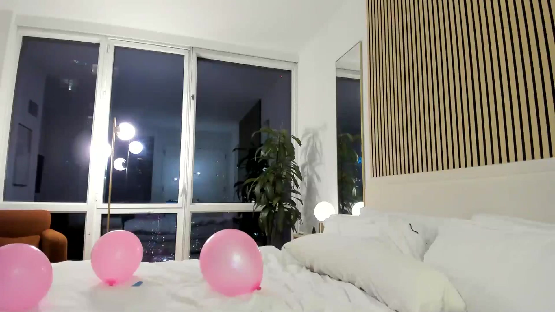 Gallery image thumbnail from LillieQ's myfreecams stream on, 06/16/2025, 05:43 image 18 of 20