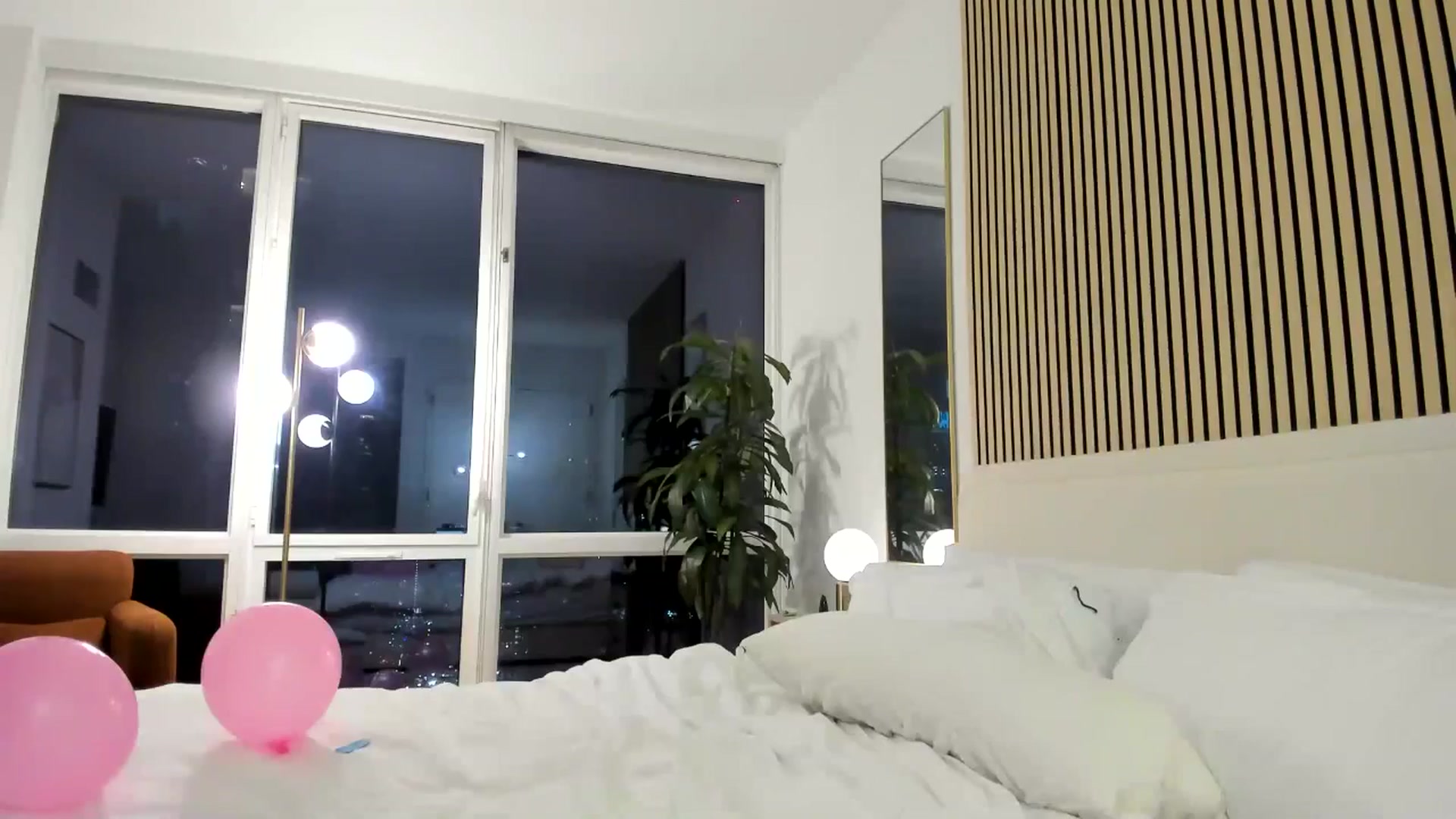 Gallery image thumbnail from LillieQ's myfreecams stream on, 06/16/2025, 05:43 image 15 of 20