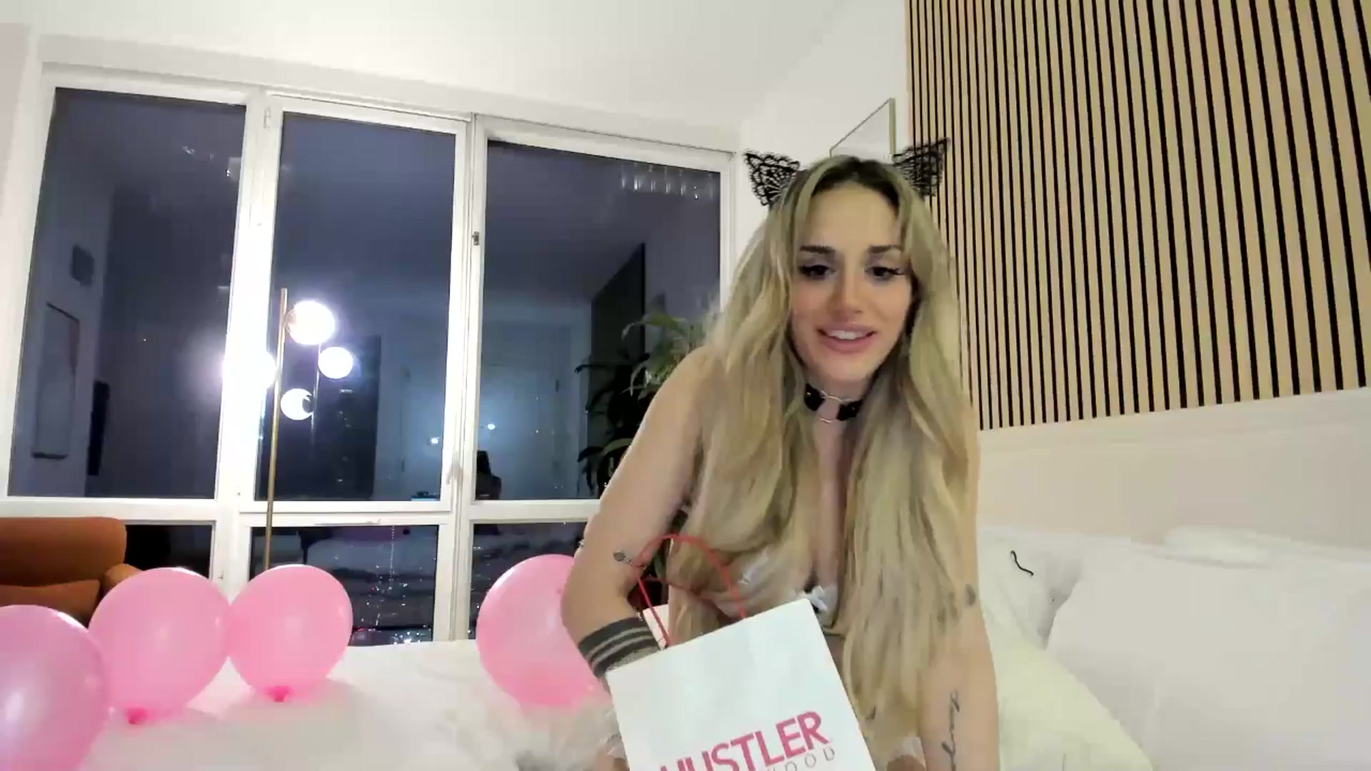 Gallery image thumbnail from LillieQ's myfreecams stream on, 06/16/2025, 05:43 image 8 of 20