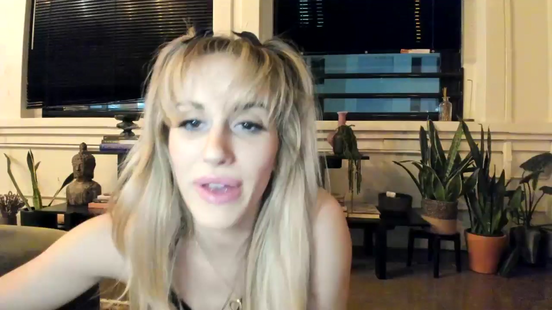 Gallery image thumbnail from LillieQ's myfreecams stream on, 06/20/2025, 09:48 image 7 of 20