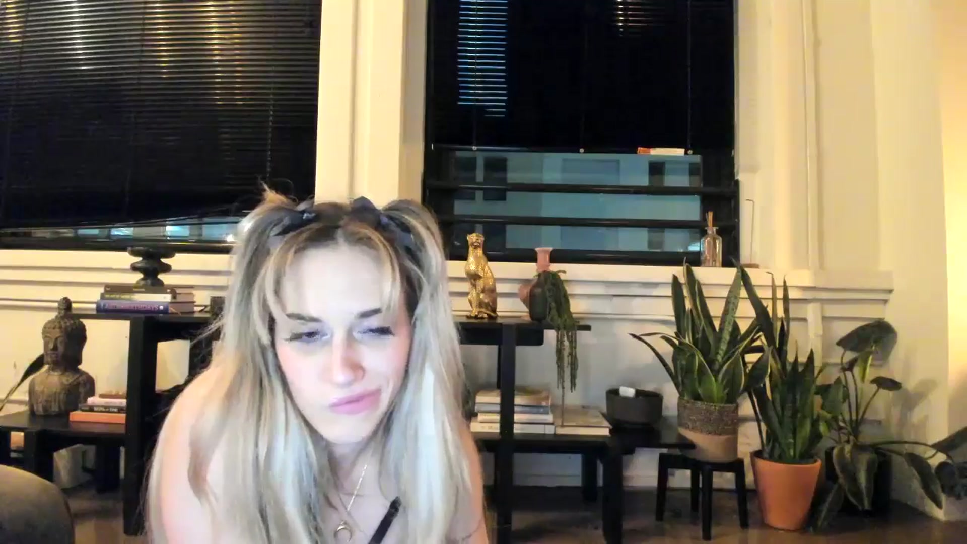 Gallery image thumbnail from LillieQ's myfreecams stream on, 06/20/2025, 11:35 image 6 of 20