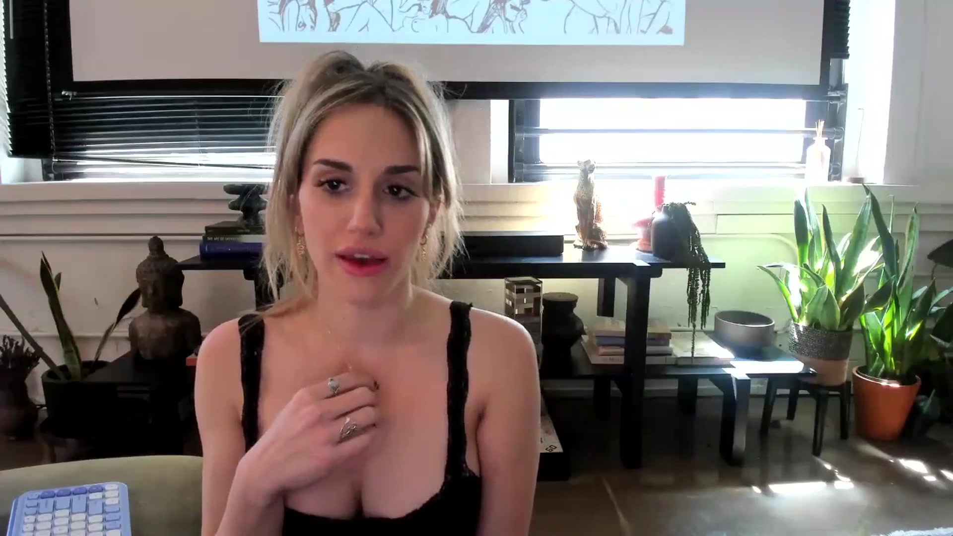 Gallery image thumbnail from LillieQ's myfreecams stream on, 06/20/2025, 21:58 image 17 of 20