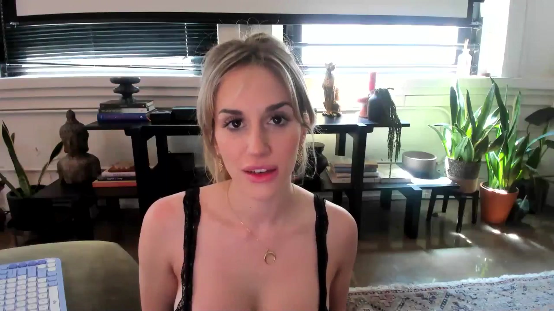 Gallery image thumbnail from LillieQ's myfreecams stream on, 06/20/2025, 21:58 image 10 of 20