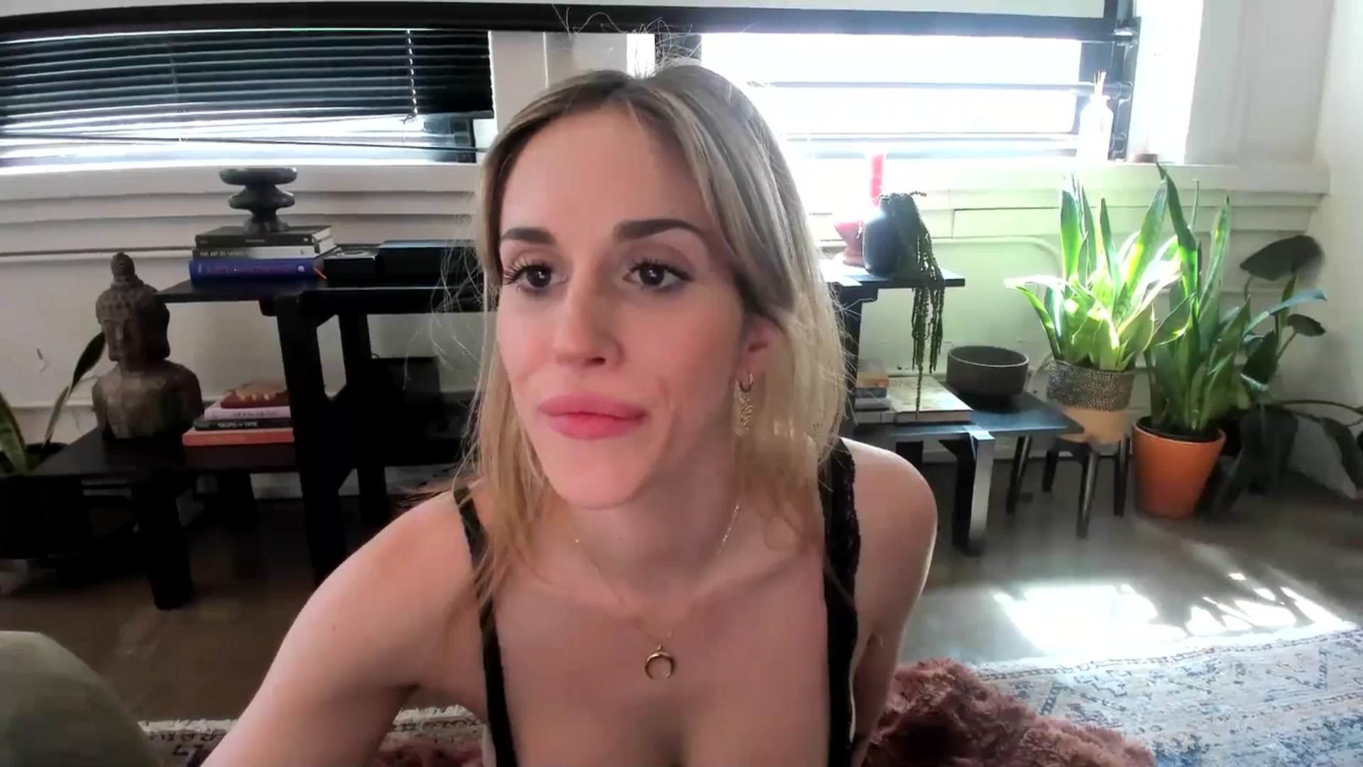 Gallery image thumbnail from LillieQ's myfreecams stream on, 06/20/2025, 22:28 image 15 of 20