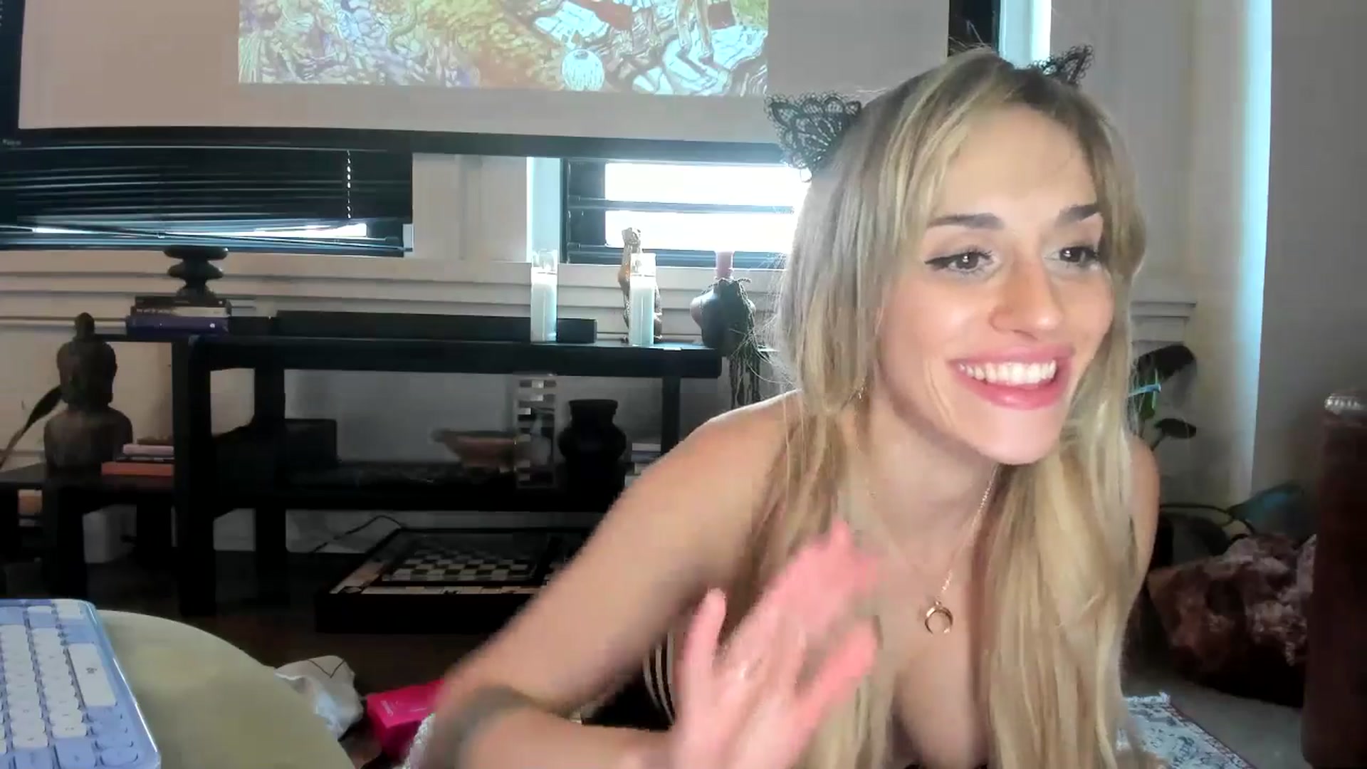 Gallery image thumbnail from LillieQ's myfreecams stream on, 06/23/2025, 24:52 image 10 of 20