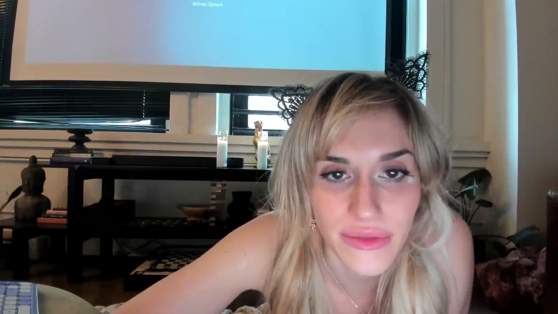 Gallery image thumbnail from LillieQ's myfreecams stream on, 06/23/2025, 02:17 image 9 of 20