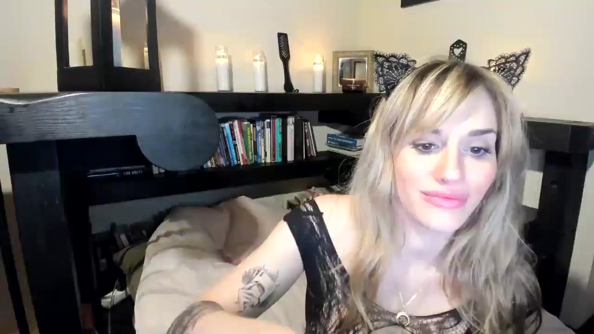 Gallery image thumbnail from LillieQ's myfreecams stream on, 06/28/2025, 08:26 image 14 of 20