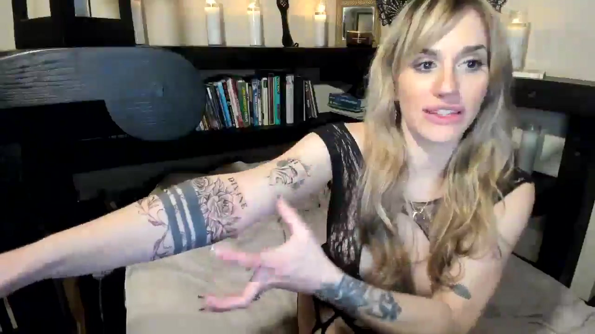 Gallery image thumbnail from LillieQ's myfreecams stream on, 06/28/2025, 08:26 image 11 of 20