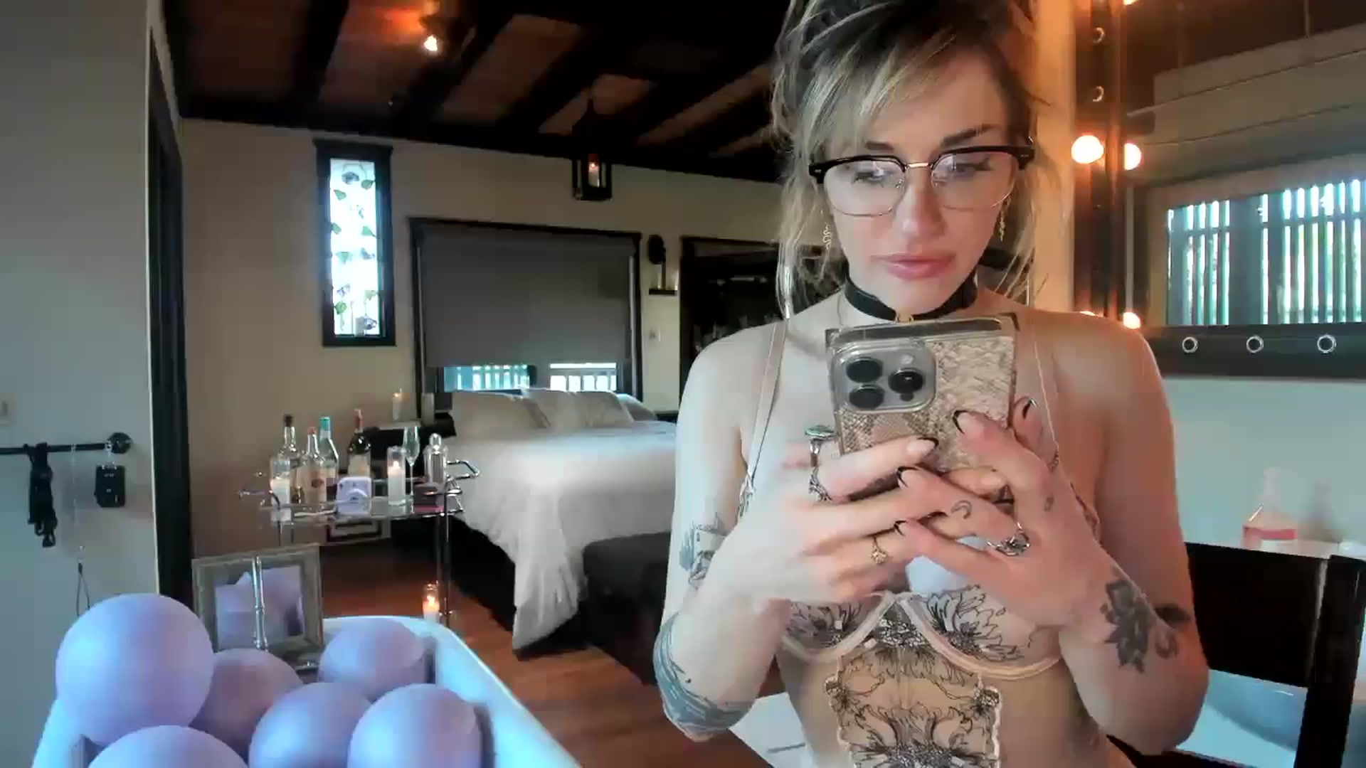 Gallery image thumbnail from LillieQ's myfreecams stream on, 06/30/2025, 02:40 image 12 of 20