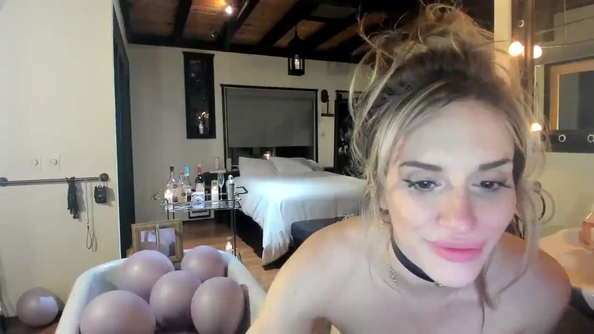 Gallery image thumbnail from LillieQ's myfreecams stream on, 06/30/2025, 05:33 image 14 of 20