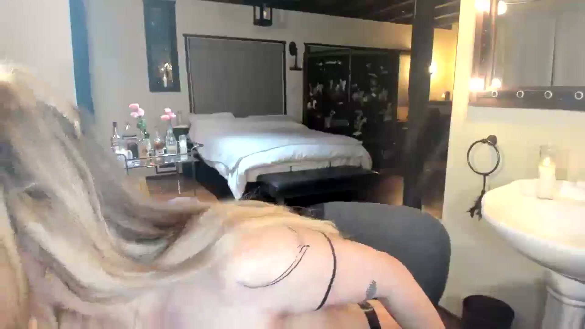 Gallery image thumbnail from LillieQ's myfreecams stream on, 07/01/2025, 09:57 image 9 of 20