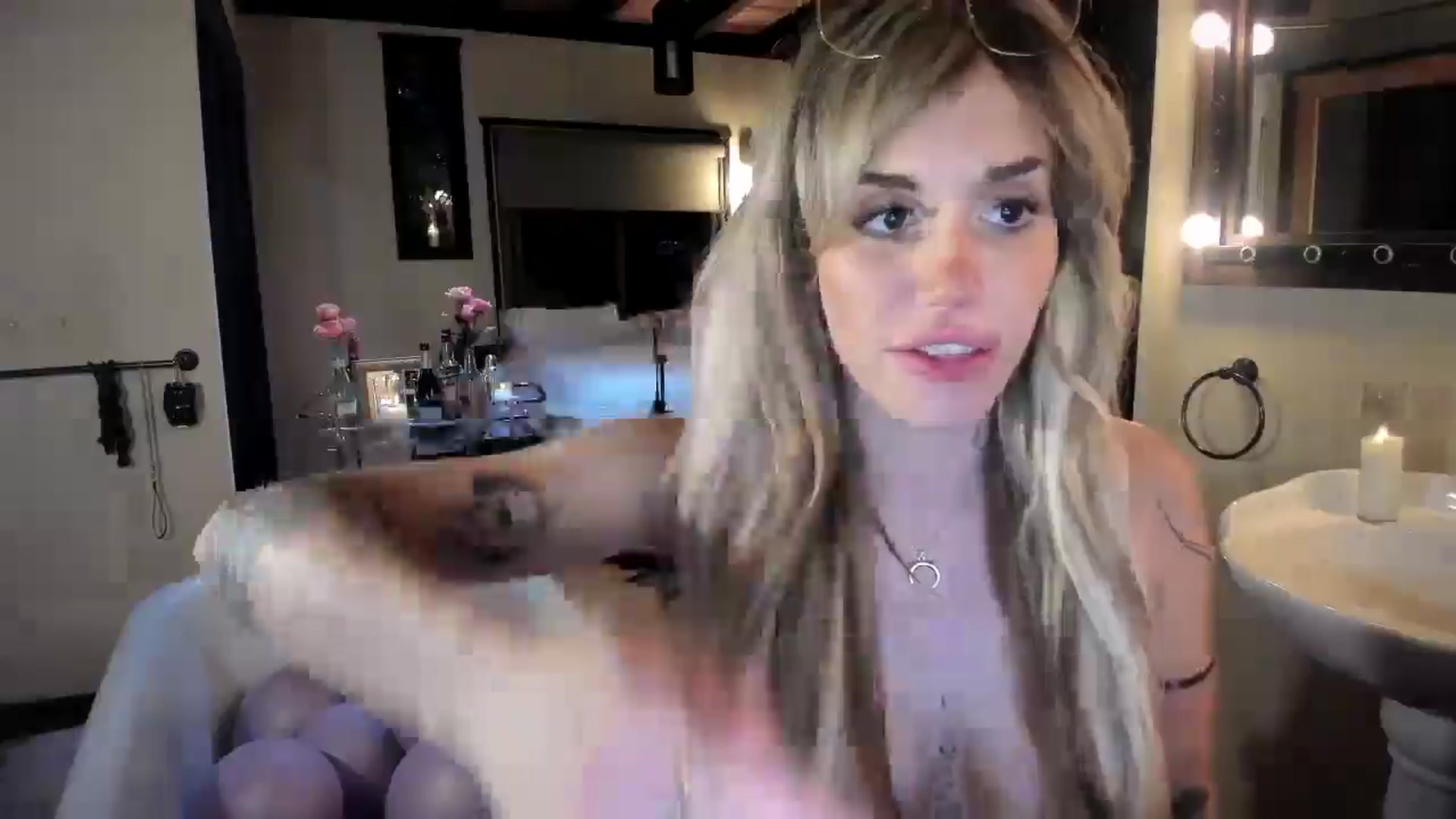 Gallery image thumbnail from LillieQ's myfreecams stream on, 07/02/2025, 05:04 image 15 of 20