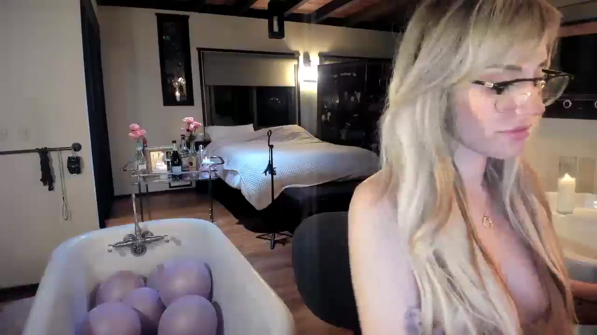 Gallery image thumbnail from LillieQ's myfreecams stream on, 07/02/2025, 05:04 image 4 of 20