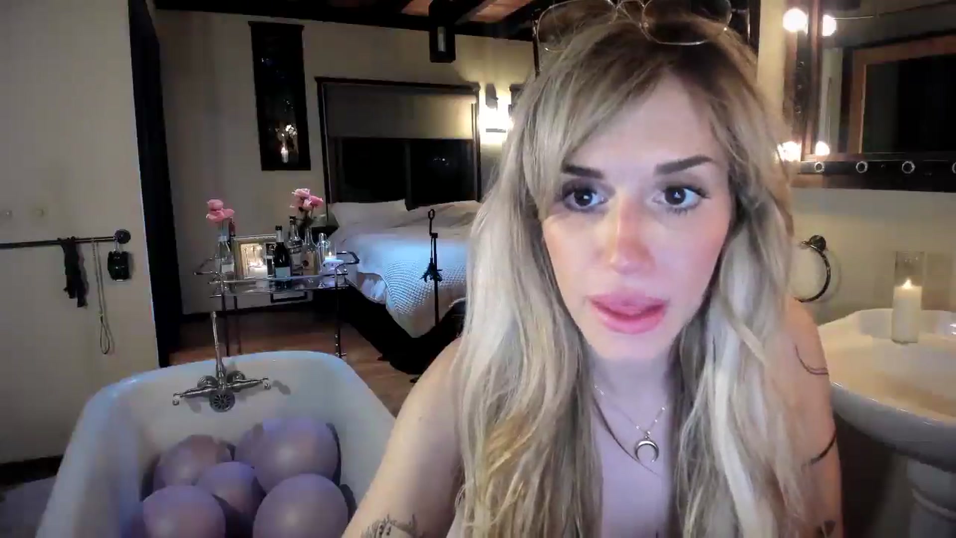 Gallery image thumbnail from LillieQ's myfreecams stream on, 07/02/2025, 05:04 image 16 of 20
