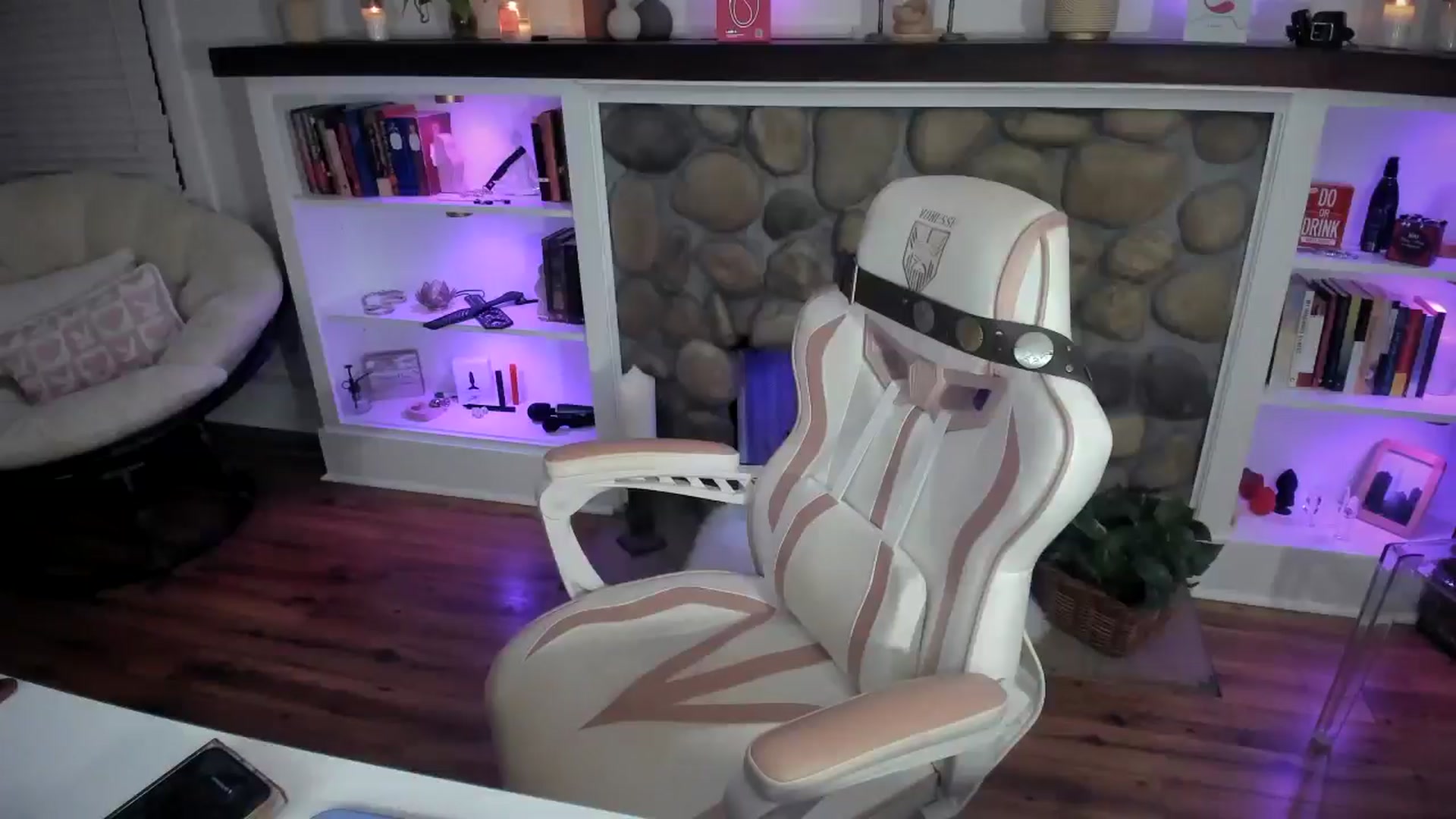 Gallery image thumbnail from LillieQ's myfreecams stream on, 07/22/2025, 12:22 image 15 of 20
