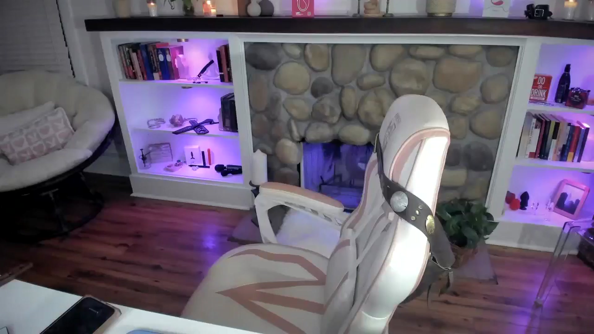 Gallery image thumbnail from LillieQ's myfreecams stream on, 07/22/2025, 12:22 image 12 of 20