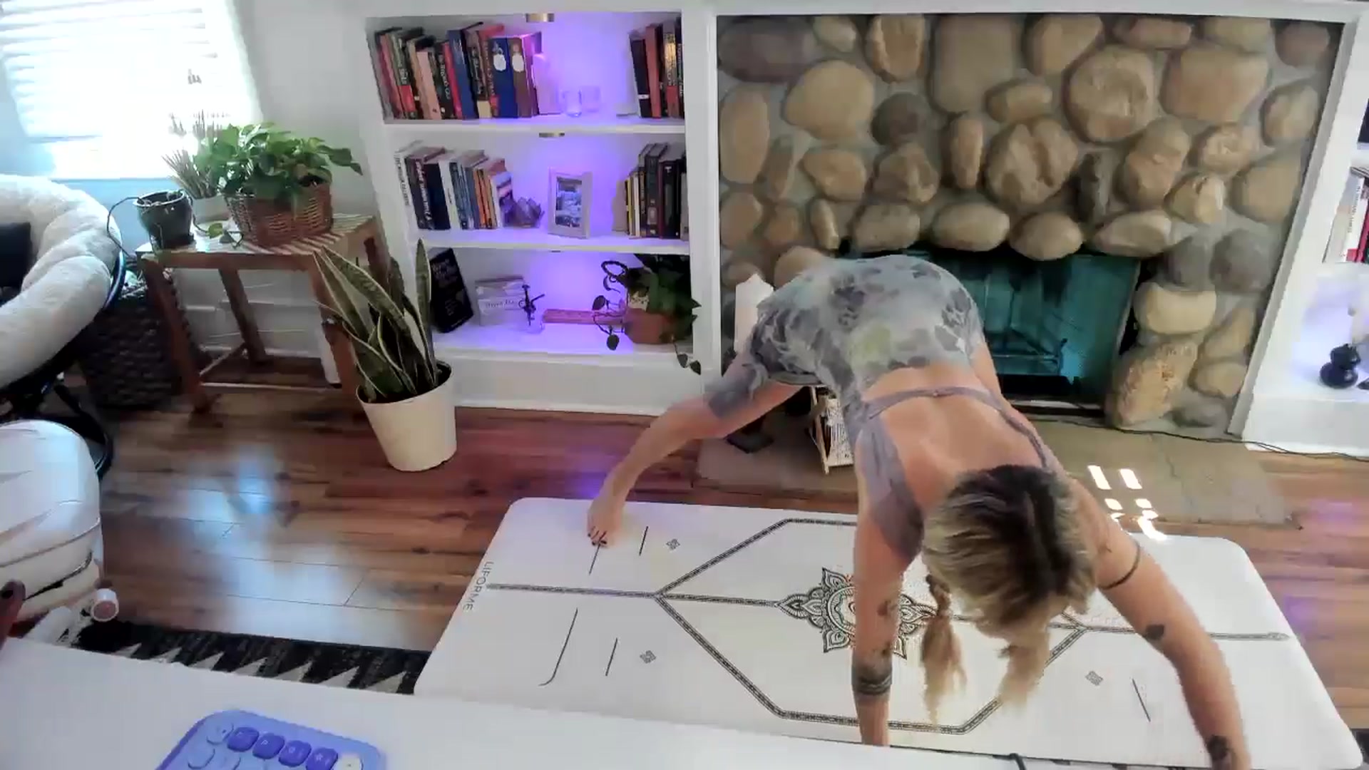 Gallery image thumbnail from LillieQ's myfreecams stream on, 07/24/2025, 02:44 image 6 of 20