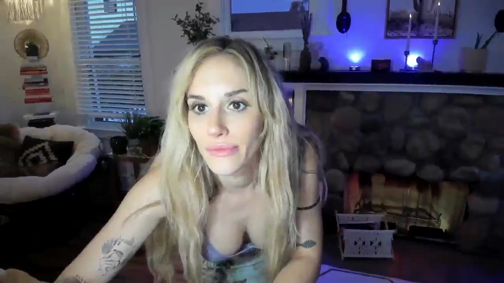 Gallery image thumbnail from LillieQ's myfreecams stream on, 07/24/2025, 03:43 image 3 of 20