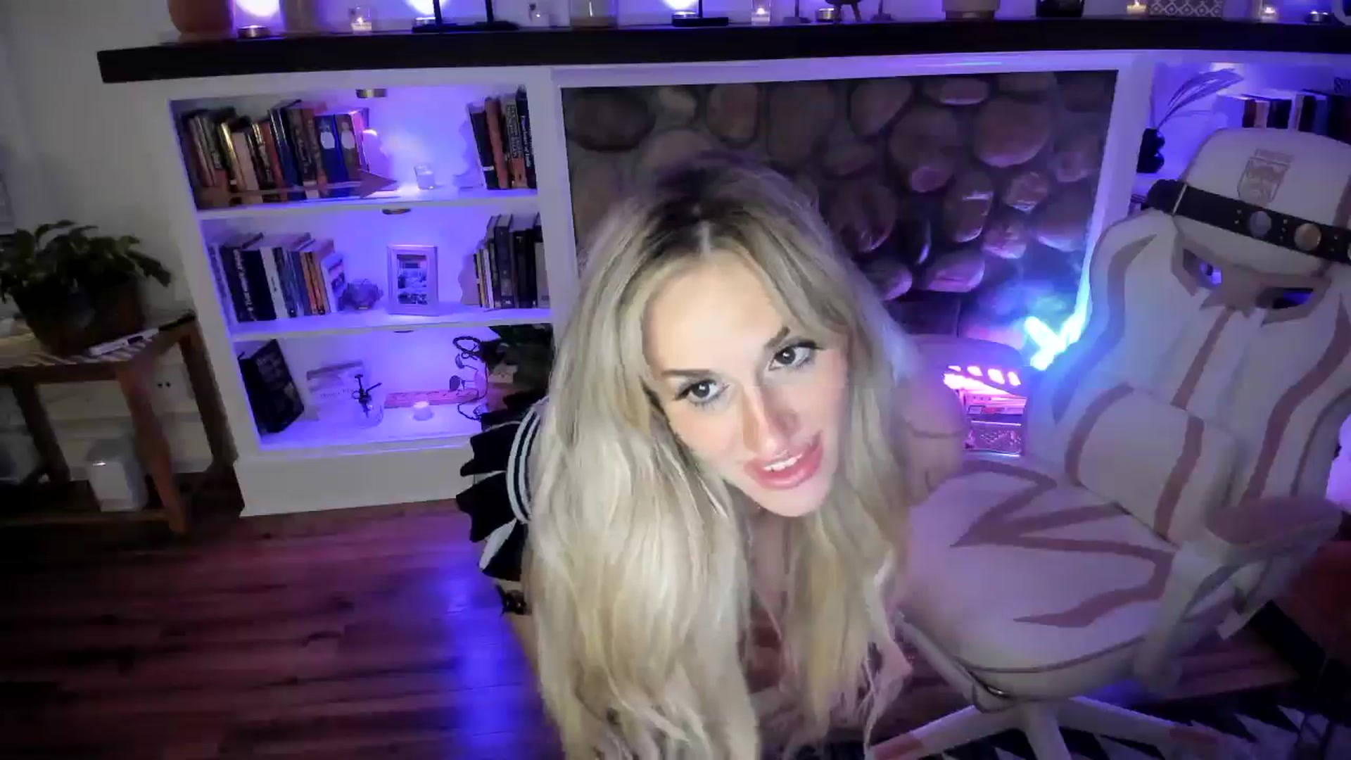 Gallery image thumbnail from LillieQ's myfreecams stream on, 07/31/2025, 09:57 image 18 of 20