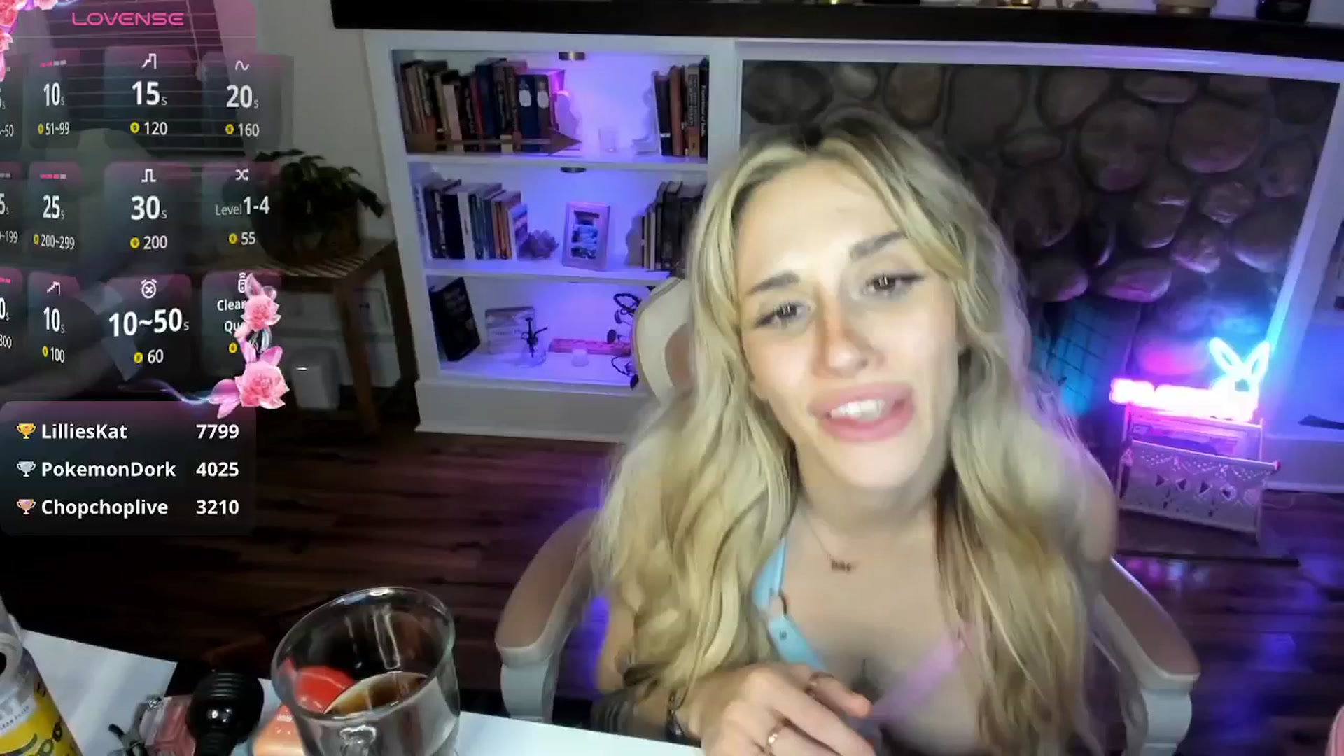 Gallery image thumbnail from LillieQ's myfreecams stream on, 08/01/2025, 12:07 image 6 of 20
