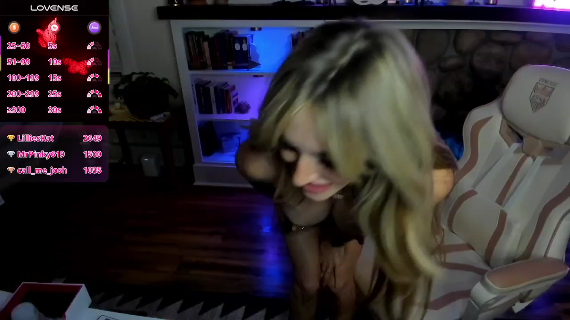 Gallery image thumbnail from LillieQ's myfreecams stream on, 08/03/2025, 11:42 image 17 of 20