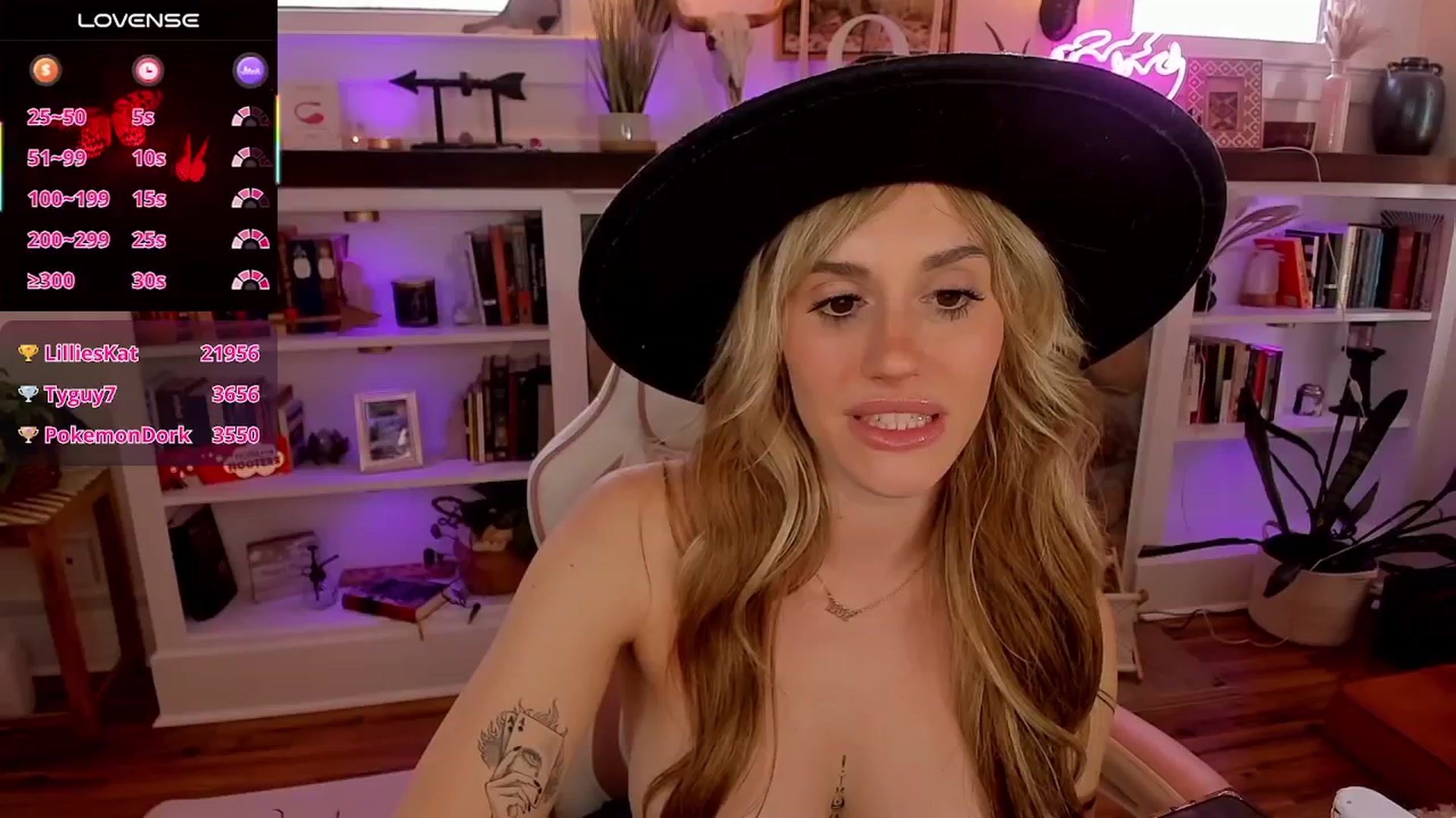 Gallery image thumbnail from LillieQ's myfreecams stream on, 08/04/2025, 19:22 image 20 of 20