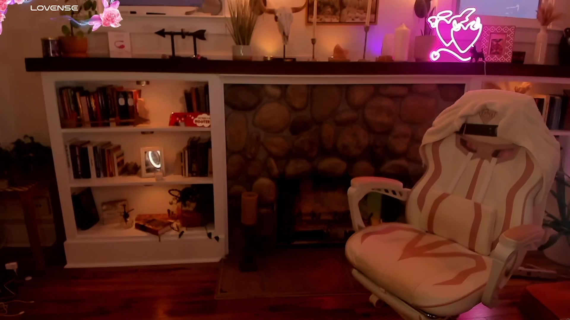 Gallery image thumbnail from LillieQ's myfreecams stream on, 08/08/2025, 16:15 image 6 of 20