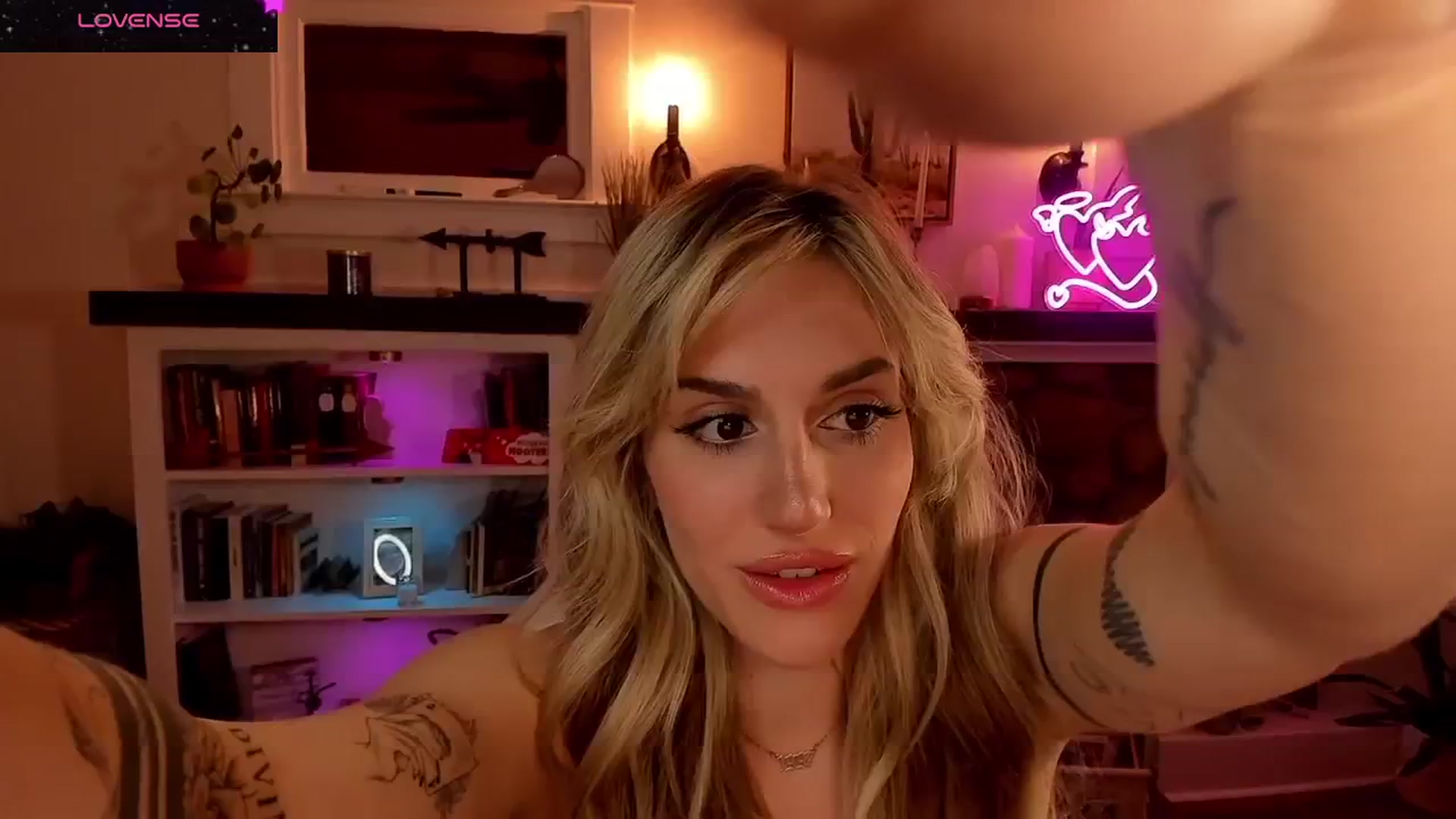 Gallery image thumbnail from LillieQ's myfreecams stream on, 08/12/2025, 11:21 image 7 of 20