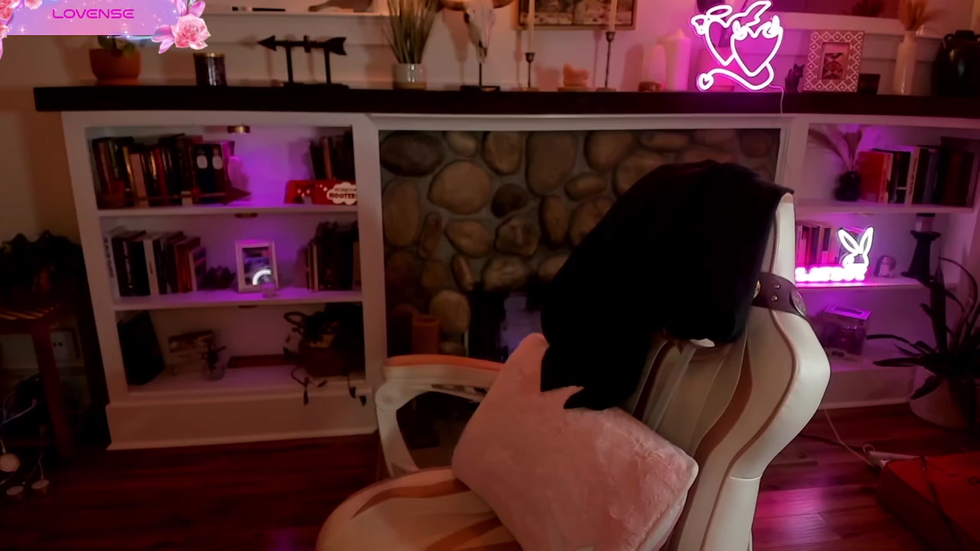 Gallery image thumbnail from LillieQ's myfreecams stream on, 08/14/2025, 13:46 image 2 of 20