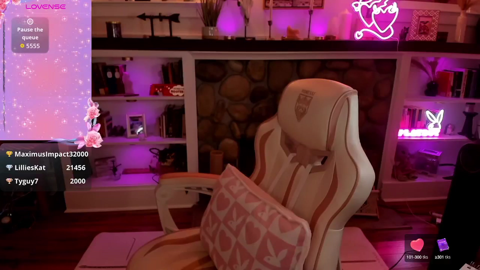 Gallery image thumbnail from LillieQ's myfreecams stream on, 08/15/2025, 06:07 image 3 of 20
