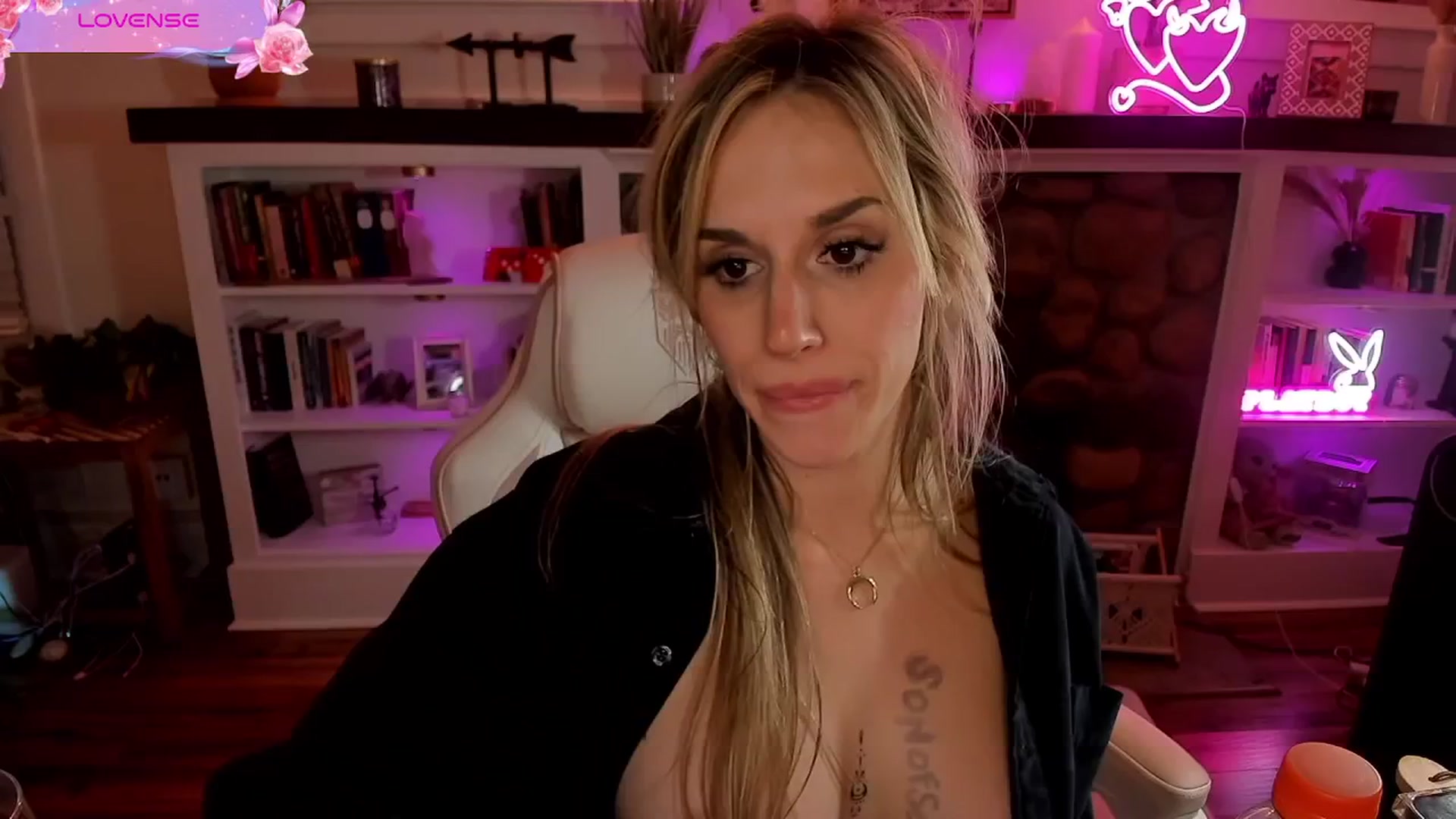 Gallery image thumbnail from LillieQ's myfreecams stream on, 08/15/2025, 09:15 image 13 of 20