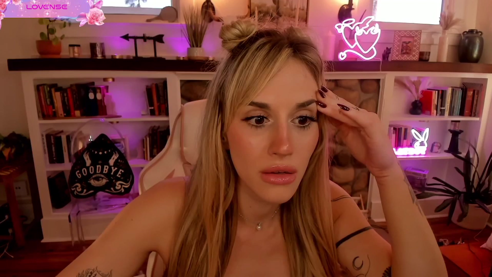 Gallery image thumbnail from LillieQ's myfreecams stream on, 08/17/2025, 02:09 image 17 of 20