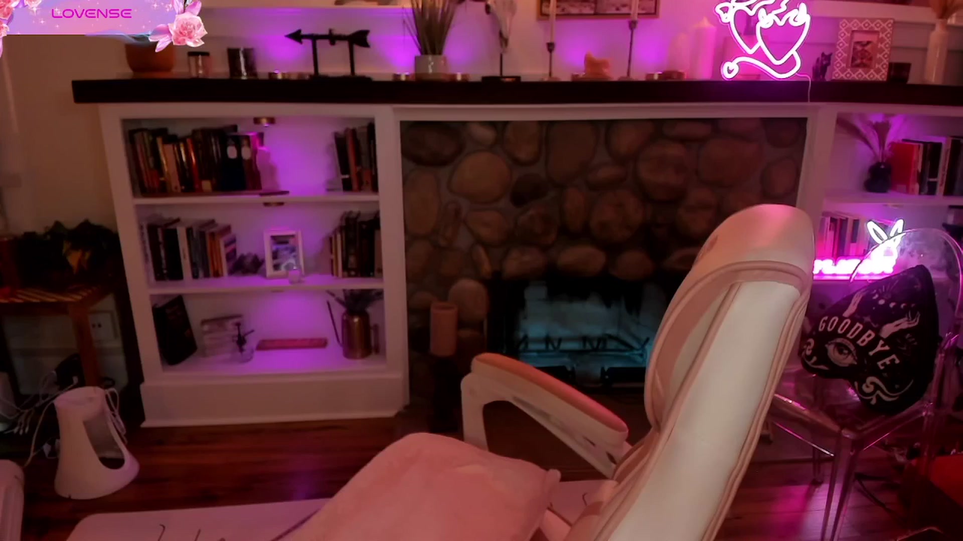Gallery image thumbnail from LillieQ's myfreecams stream on, 08/17/2025, 06:02 image 6 of 20