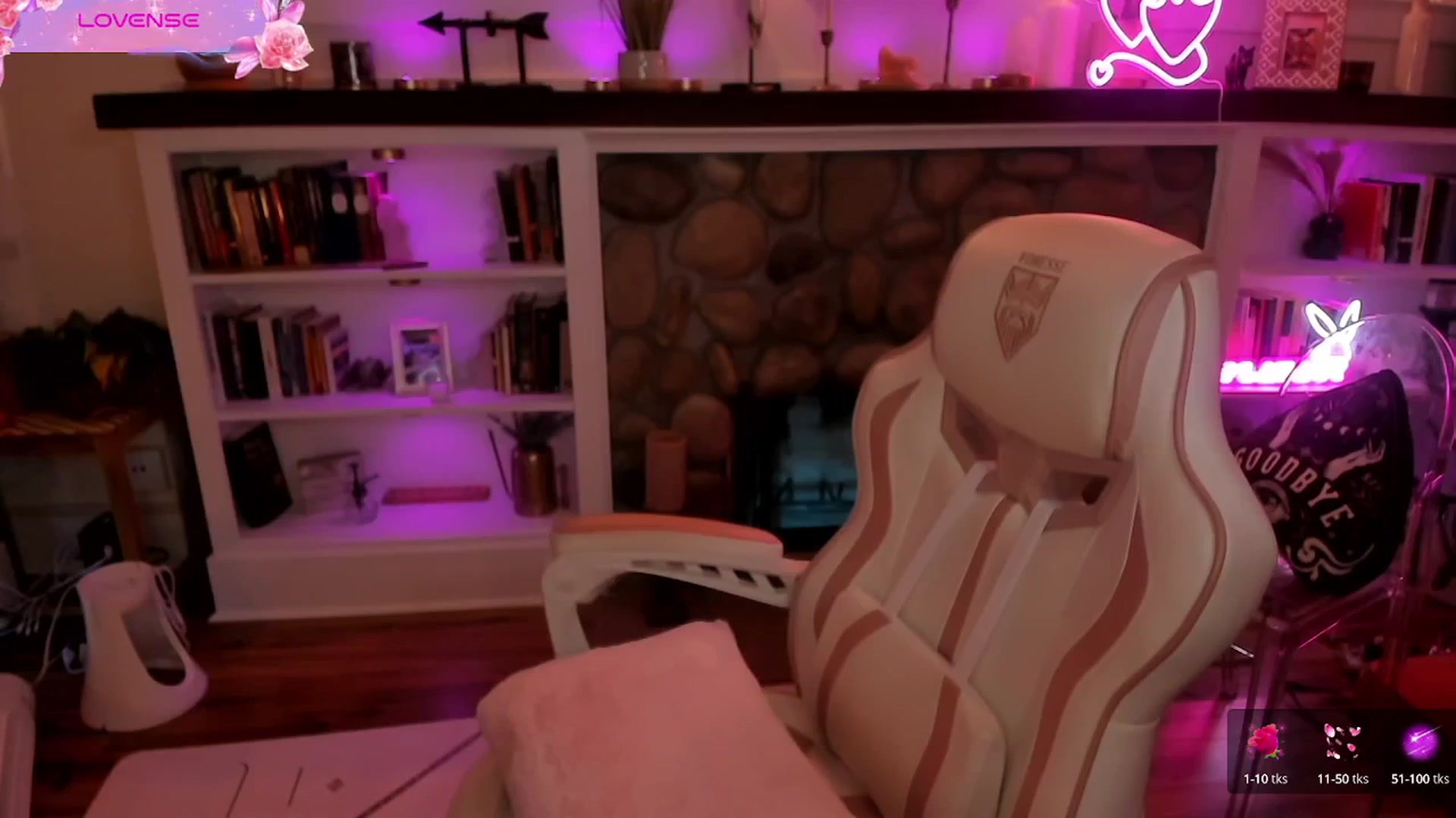 Gallery image thumbnail from LillieQ's myfreecams stream on, 08/17/2025, 06:02 image 13 of 20