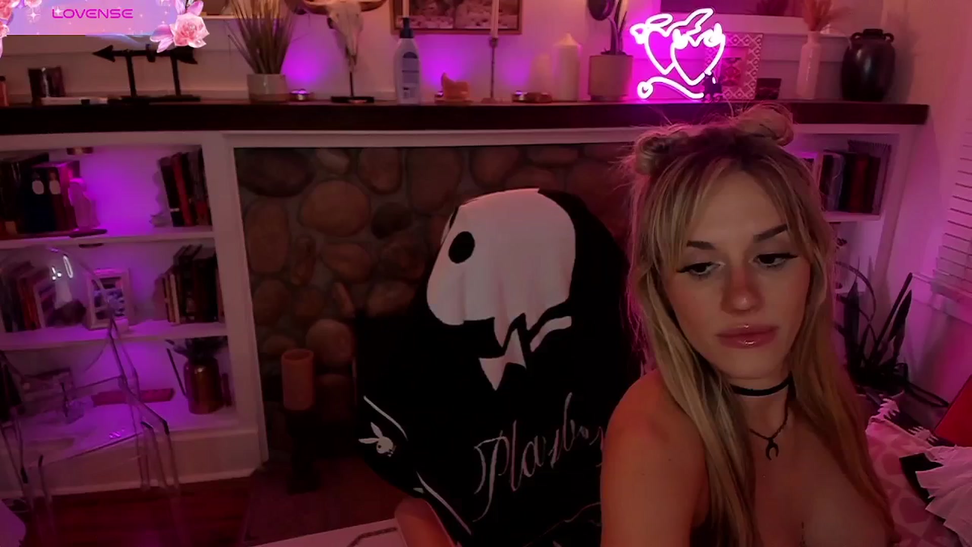 Gallery image thumbnail from LillieQ's myfreecams stream on, 08/18/2025, 08:31 image 18 of 20