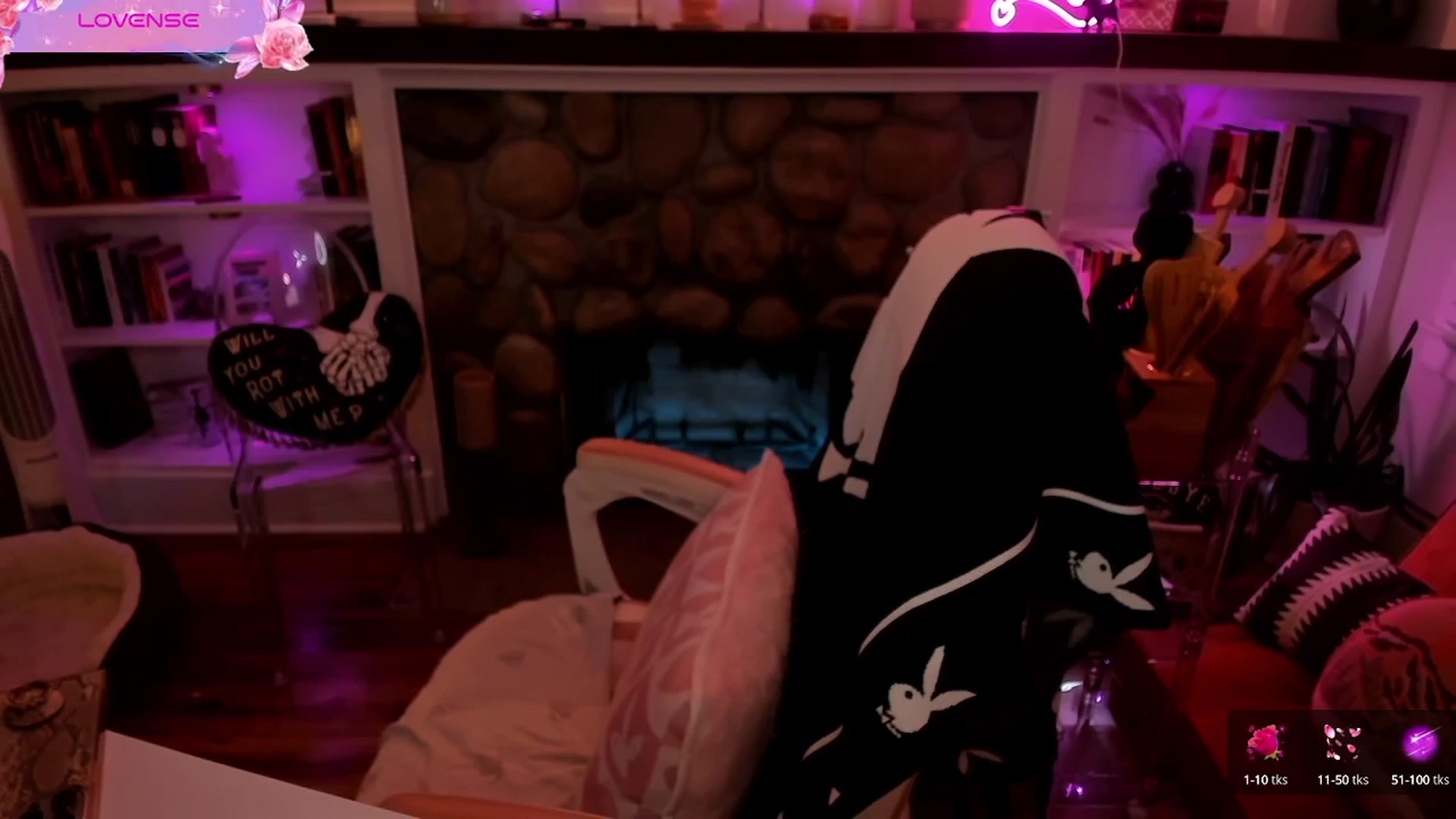 Gallery image thumbnail from LillieQ's myfreecams stream on, 08/19/2025, 10:02 image 16 of 20